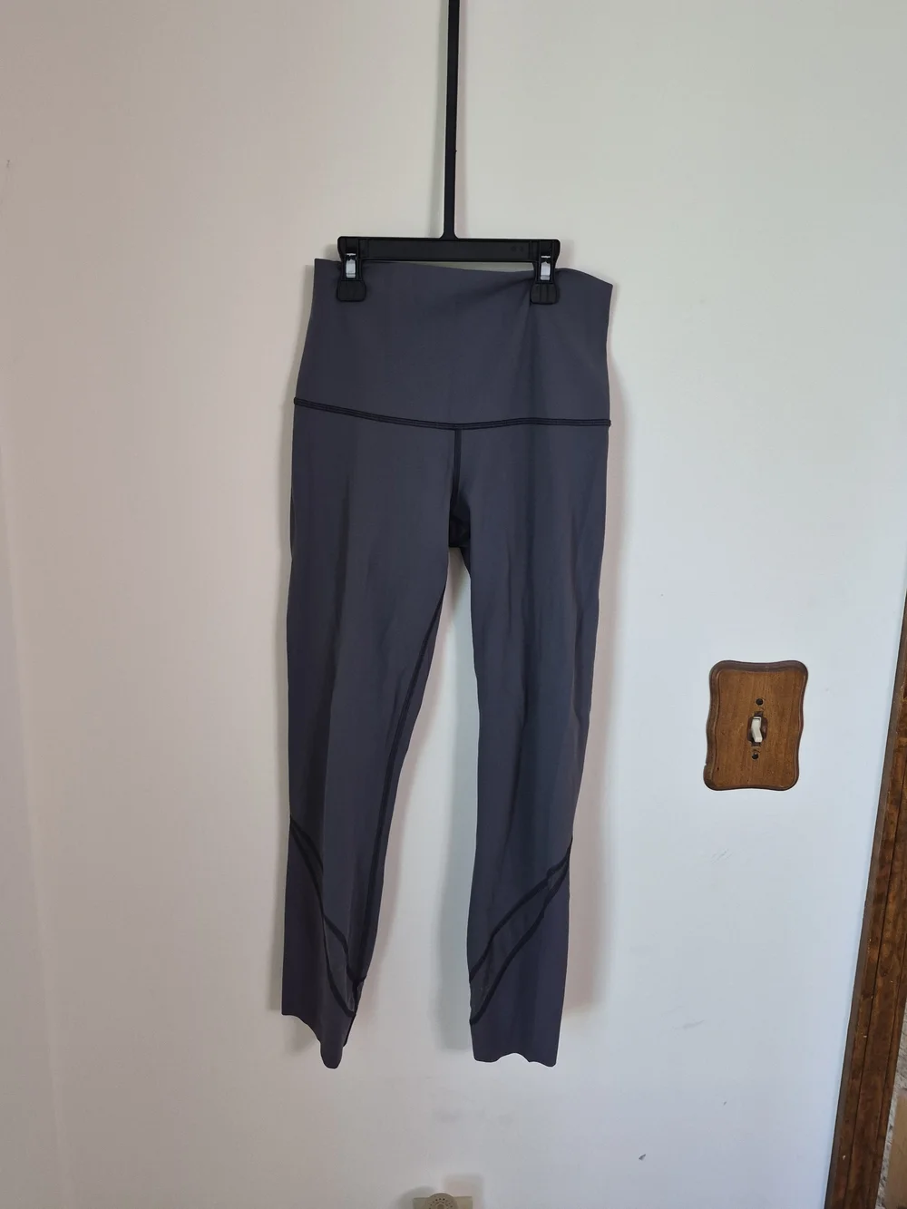 Lululemon Size 2 High-Waist Performance Capri Leggings Scalloped Hem